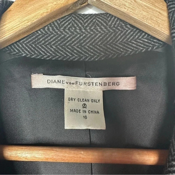 Diane Von Furstenberg Georgica Herringbone Wool Blend Blazer Size 10 - Picture 7 of 11